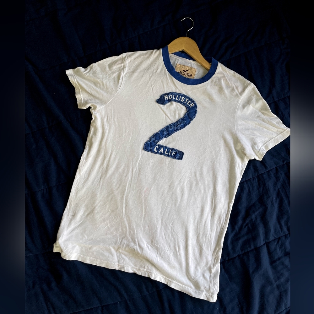 Hollister tshirt - Picture 1 of 4